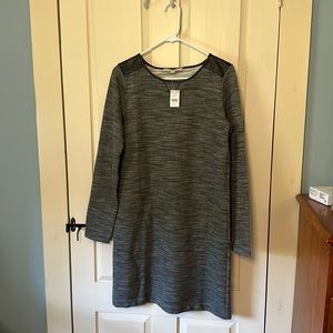 New never worn Long sleeved tunic (still has the tag)
